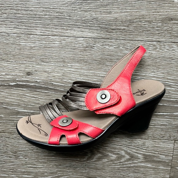 BNWOT Dromedaris Leather Wedge Sandals size 9/39 - Picture 2 of 6